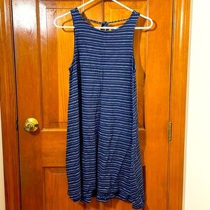 Woman’s small petite blue dress